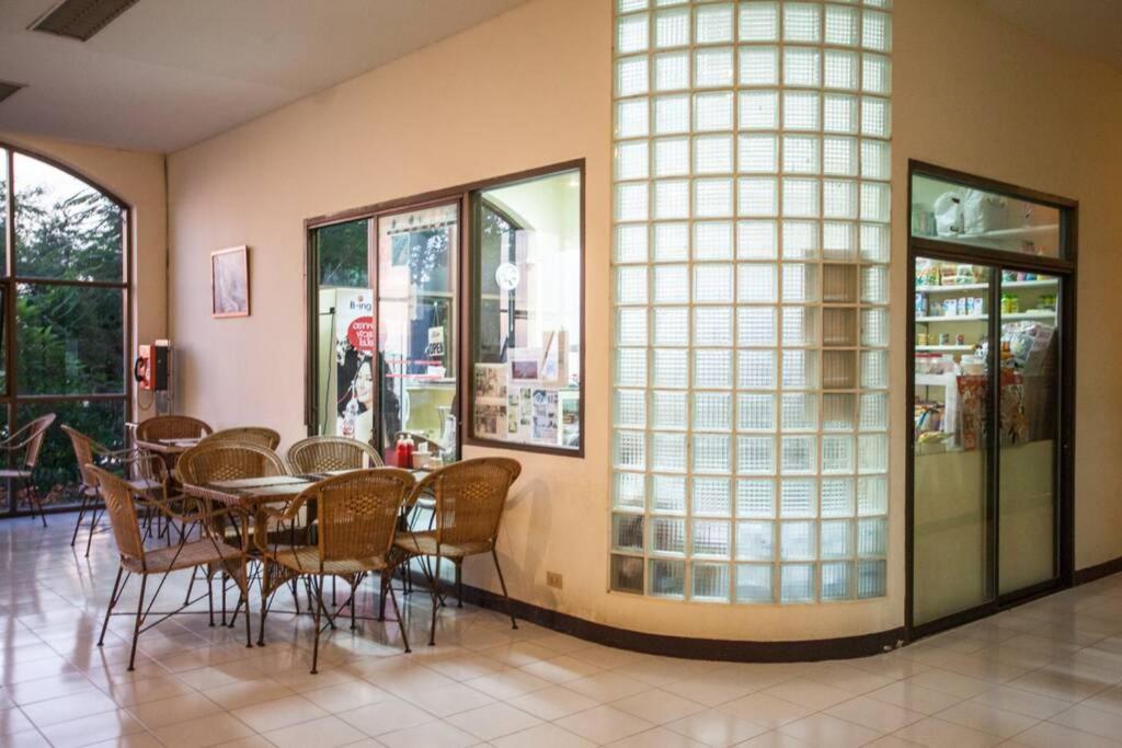 Pattaya Seaside Balcony/Beach Front/4 Peoples Praia de Jomtien Exterior foto